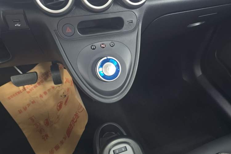 Used ORA Black Cat 2021 351 km Standard Version Gear Lever