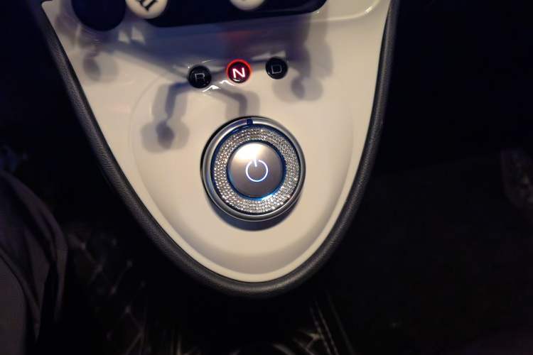 Used ORA Black Cat 2021 351 km Standard Version Gear Lever