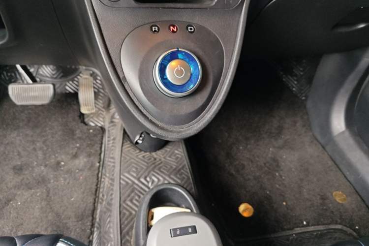 Used ORA Black Cat 2021 301 km Basic Version Gear Lever