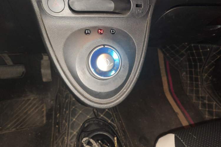 Used ORA Black Cat 2021 301 km Basic Version Gear Lever