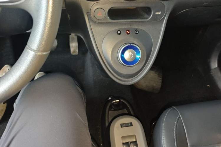 Used ORA Black Cat 2021 351 km Standard Version Gear Lever