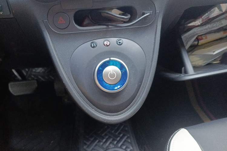 Used ORA Black Cat 2021 301 km Basic Version Gear Lever