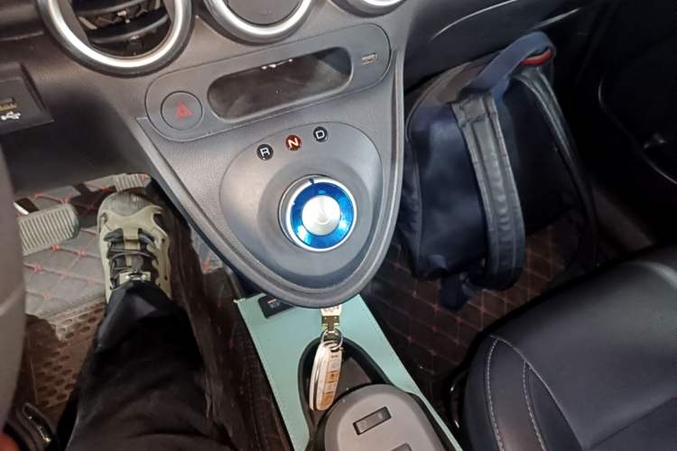 Used ORA Black Cat 2021 351 km Standard Version Gear Lever