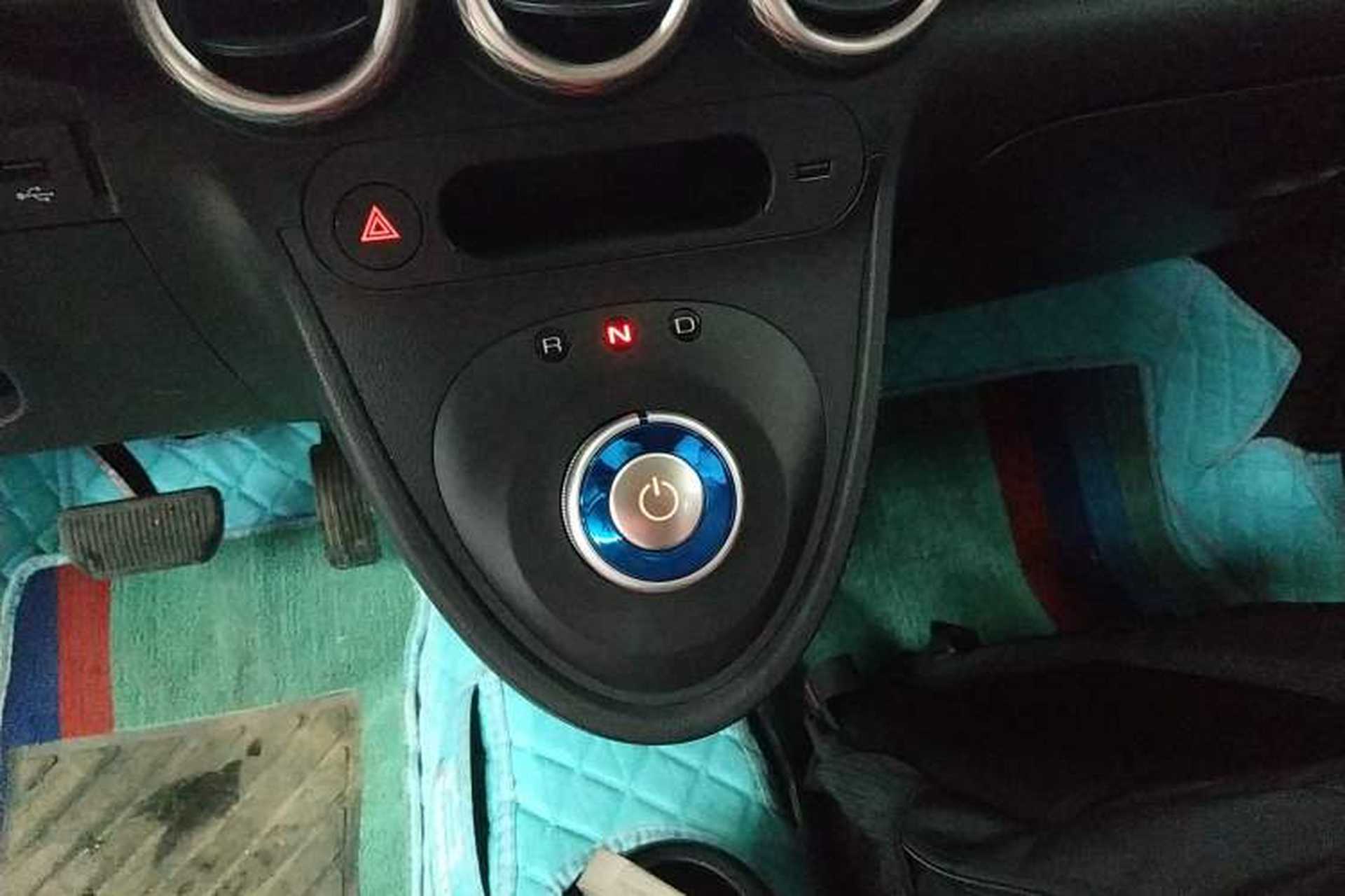 Used ORA Black Cat 2021 301 km Basic Version Gear Lever