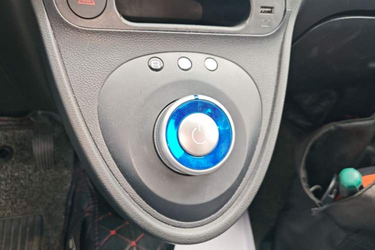 Used ORA Black Cat 2021 301 km Basic Version Gear Lever