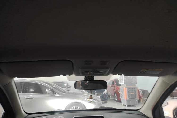 Used ORA Black Cat 2021 351 km Standard Version Headliner