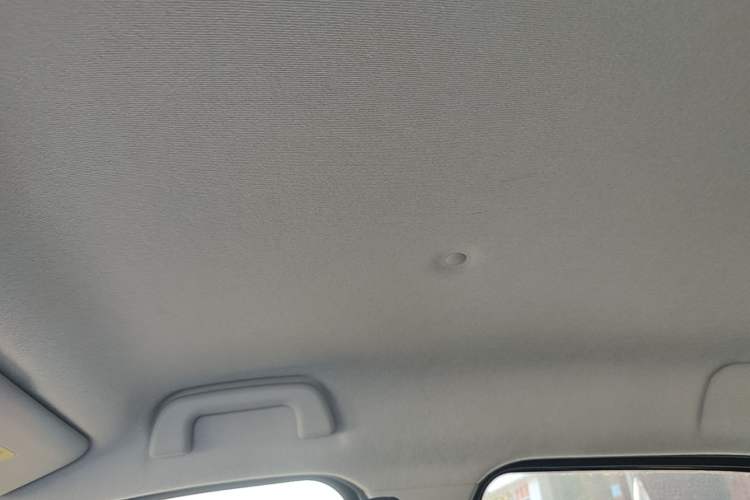 Used ORA Black Cat 2021 351 km Standard Version Headliner