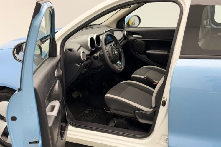 Used ORA Black Cat 2021 301 km Basic Version Interior 2