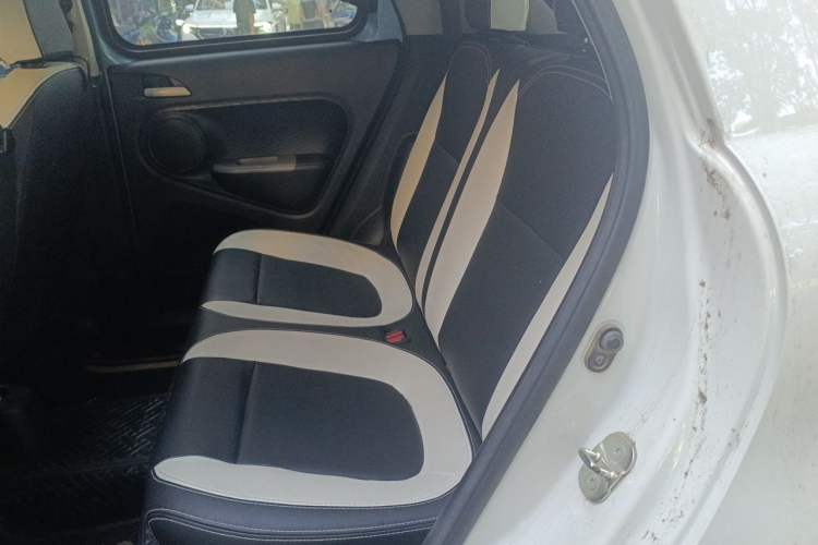 Used ORA Black Cat 2021 301 km Basic Version Interior 4