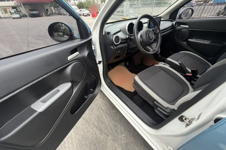 Used ORA Black Cat 2021 301 km Basic Version Interior 6
