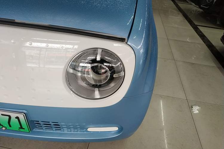 Used ORA Black Cat 2021 301 km Basic Version Left Front Headlight