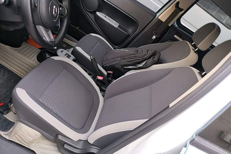 Used ORA Black Cat 2021 301 km Basic Version Left Front Seat