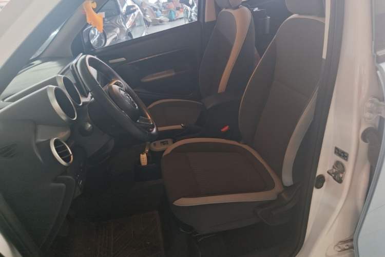 Used ORA Black Cat 2021 301 km Basic Version Left Front Seat