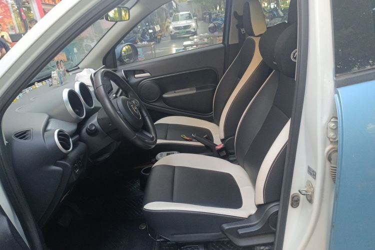 Used ORA Black Cat 2021 301 km Basic Version Left Front Seat