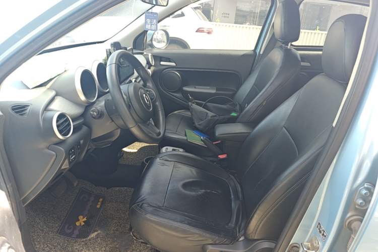 Used ORA Black Cat 2021 301 km Basic Version Left Front Seat