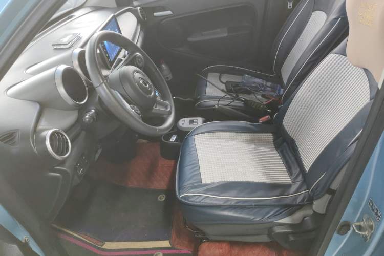 Used ORA Black Cat 2021 301 km Basic Version Left Front Seat