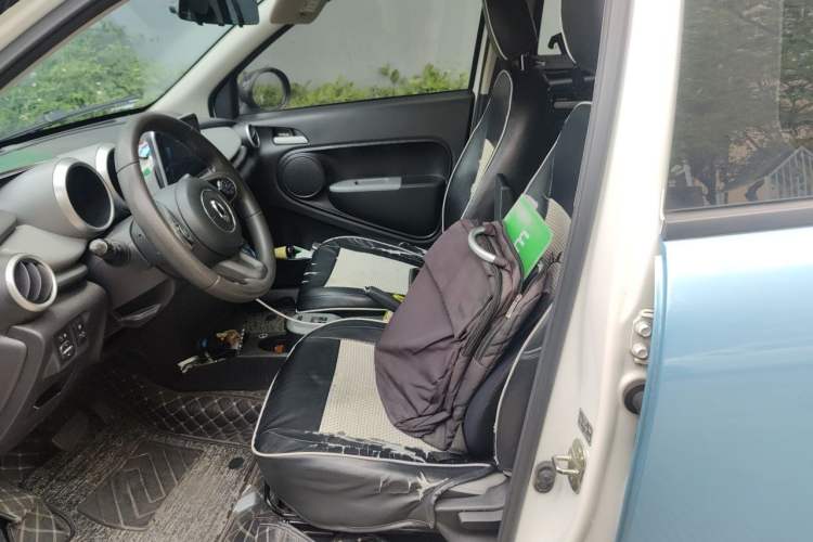 Used ORA Black Cat 2021 301 km Basic Version Left Front Seat