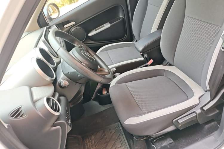 Used ORA Black Cat 2021 351 km Luxury Version Left Front Seat