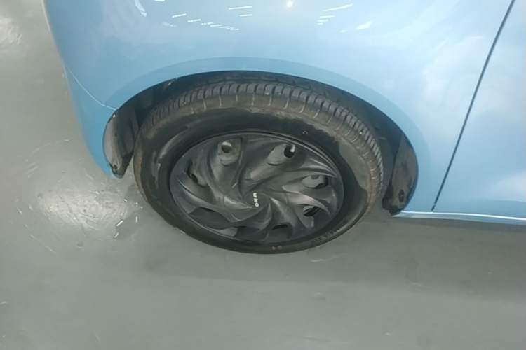 Used ORA Black Cat 2021 301 km Basic Version Left Front Wheel Hub