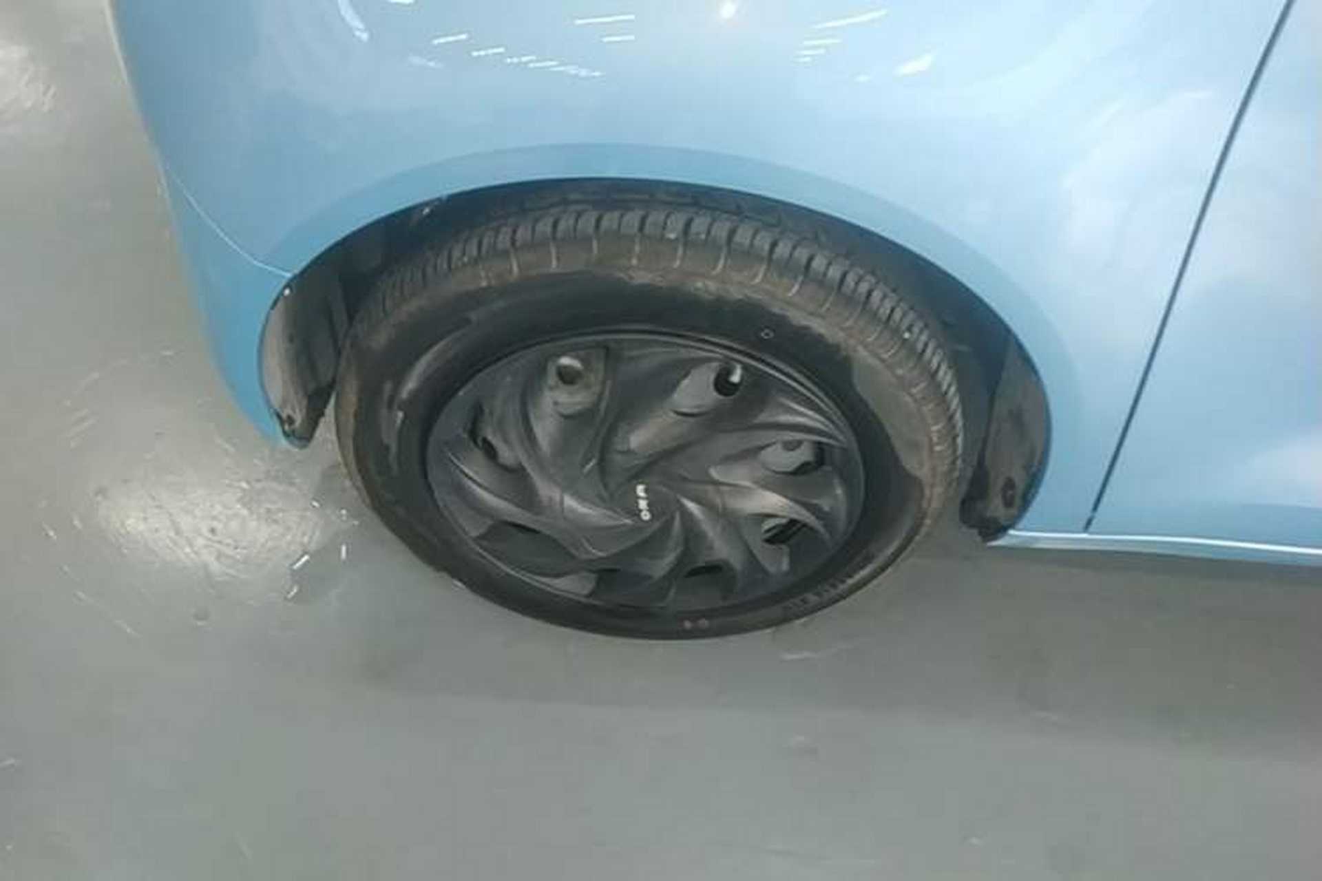 Used ORA Black Cat 2021 301 km Basic Version Left Front Wheel Hub
