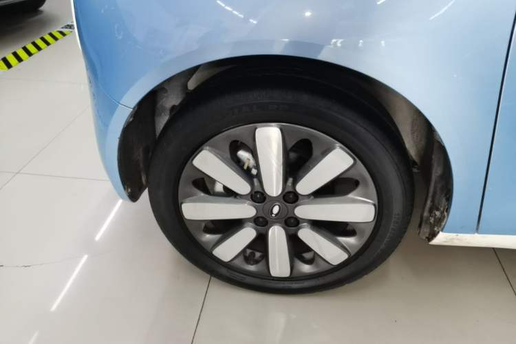 Used ORA Black Cat 2021 351 km Standard Version Left Front Wheel Hub