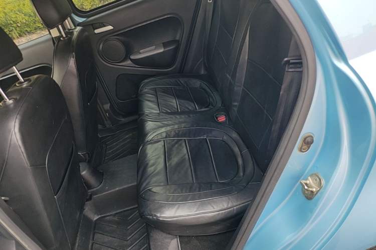 Used ORA Black Cat 2021 301 km Basic Version Left Rear Seat