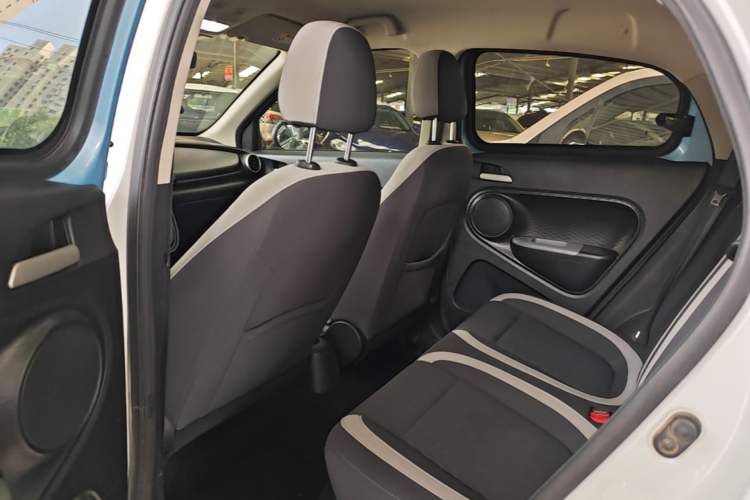 Used ORA Black Cat 2021 301 km Basic Version Left Rear Seat