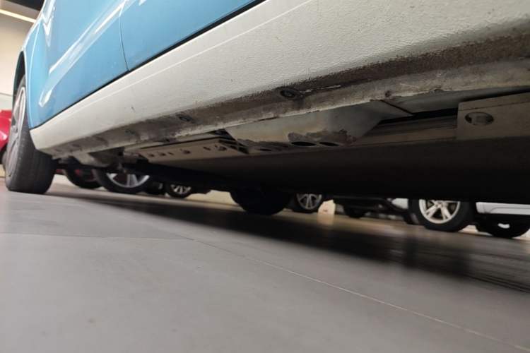 Used ORA Black Cat 2021 301 km Basic Version Left Side Sill