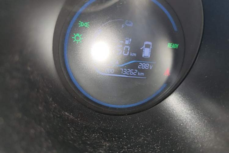Used ORA Black Cat 2021 301 km Basic Version Odometer Close Up