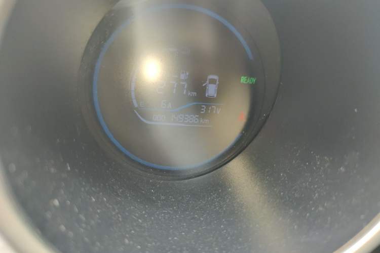 Used ORA Black Cat 2021 301 km Basic Version Odometer Close Up
