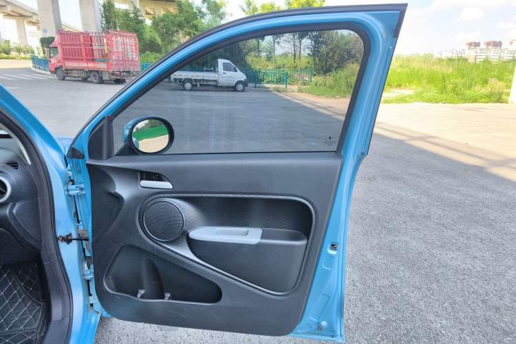 Used ORA Black Cat 2021 301 km Basic Version Right Front Door Interior