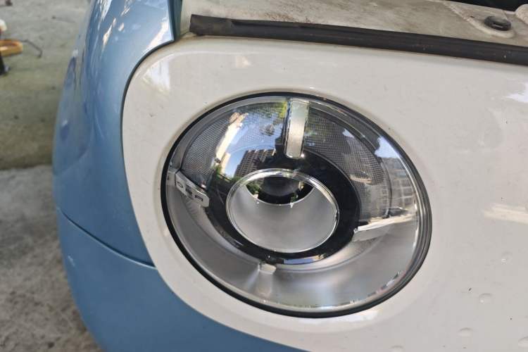 Used ORA Black Cat 2021 351 km Standard Version Right Front Headlight