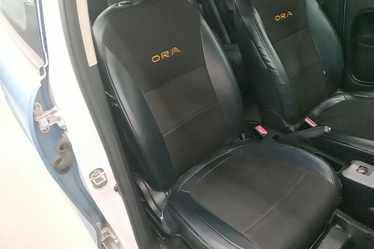 Used ORA Black Cat 2021 301 km Basic Version Right Front Seat