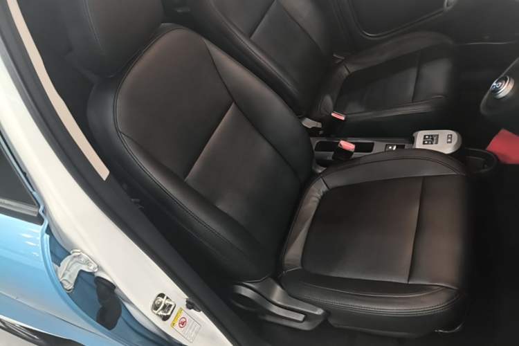 Used ORA Black Cat 2021 351 km Luxury Version Right Front Seat
