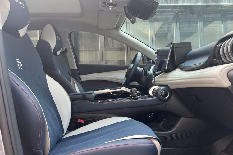 Used ORA Black Cat 2021 351 km Luxury Version Right Front Seat