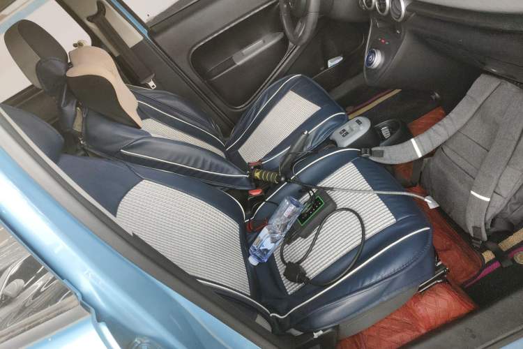 Used ORA Black Cat 2021 301 km Basic Version Right Front Seat