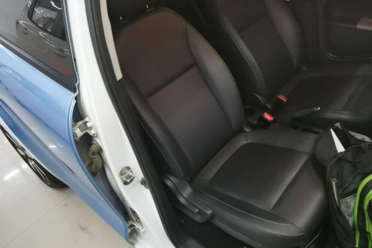 Used ORA Black Cat 2021 351 km Standard Version Right Front Seat