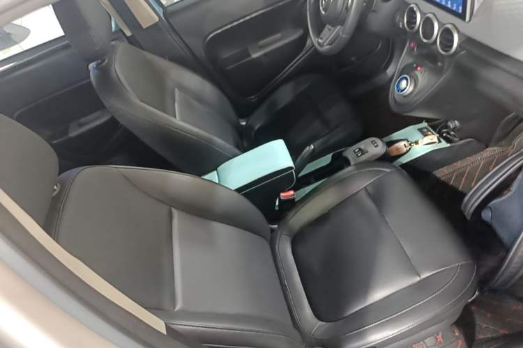 Used ORA Black Cat 2021 351 km Standard Version Right Front Seat