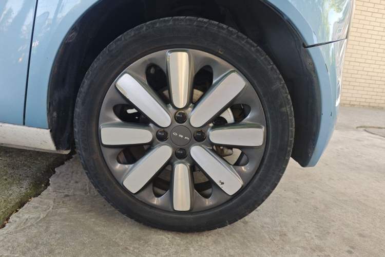 Used ORA Black Cat 2021 351 km Standard Version Right Front Wheel Hub