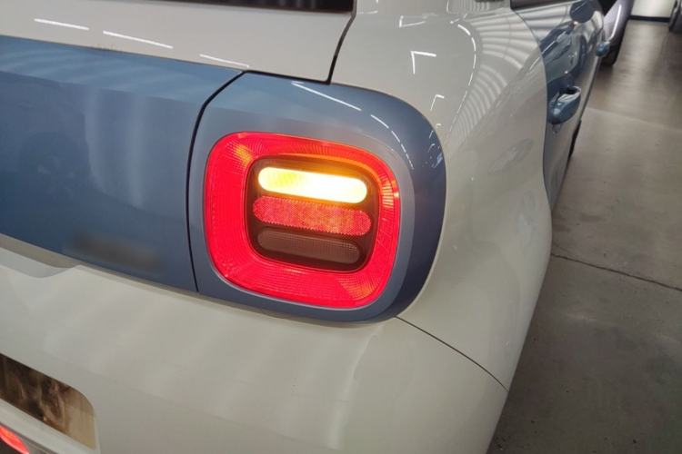 Used ORA Black Cat 2021 351 km Luxury Version Right Rear Taillight