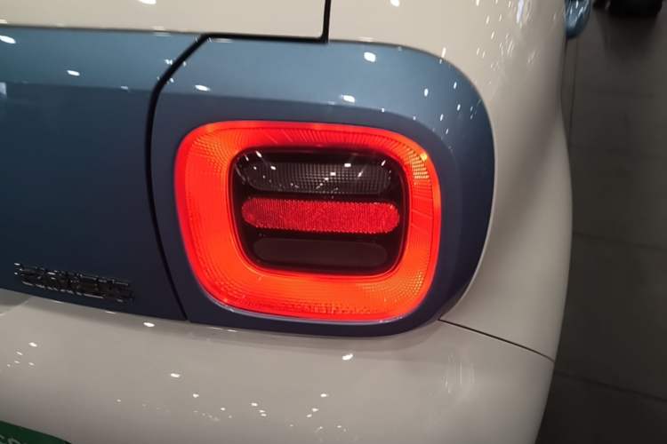 Used ORA Black Cat 2021 351 km Luxury Version Right Rear Taillight