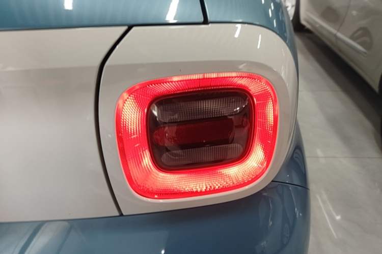 Used ORA Black Cat 2021 351 km Standard Version Right Rear Taillight