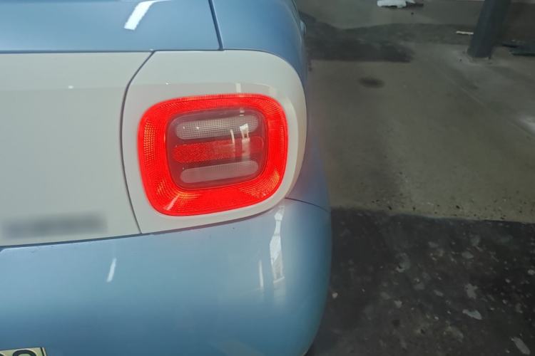 Used ORA Black Cat 2021 301 km Basic Version Right Rear Taillight