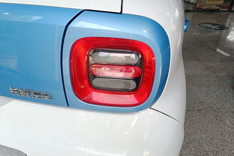 Used ORA Black Cat 2021 351 km Standard Version Right Rear Taillight