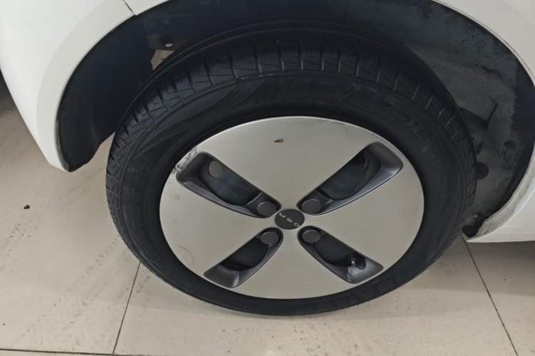 Used ORA Black Cat 2021 301 km Basic Version Right Rear Wheel Hub
