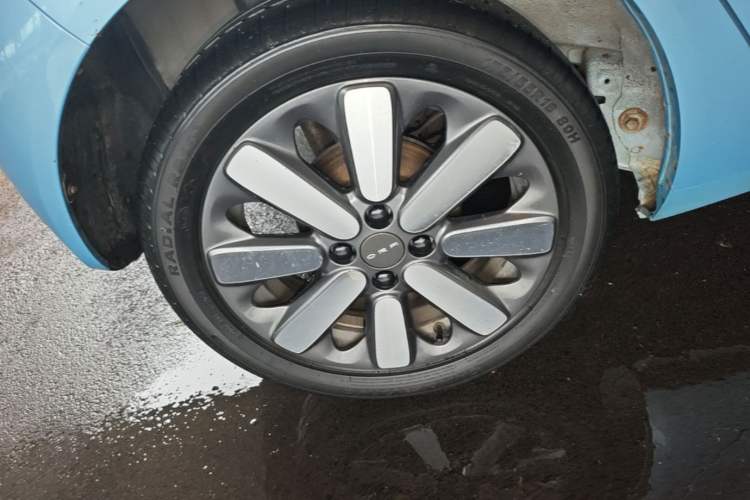 Used ORA Black Cat 2021 351 km Standard Version Right Rear Wheel Hub