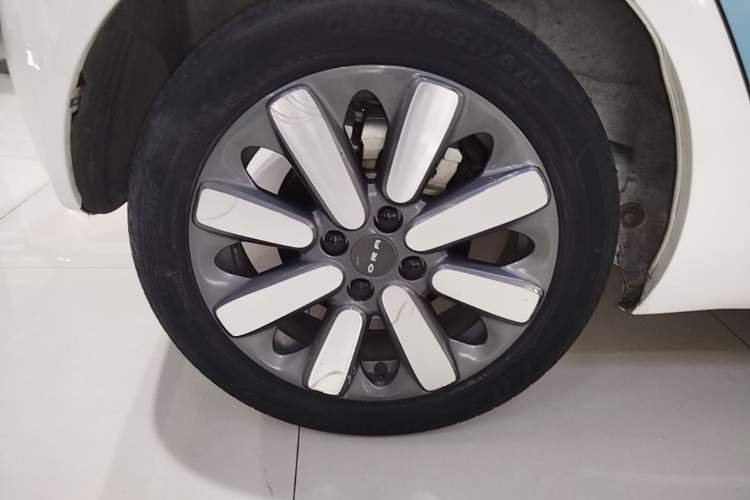 Used ORA Black Cat 2021 351 km Luxury Version Right Rear Wheel Hub