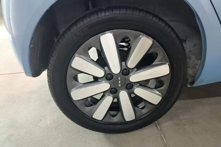 Used ORA Black Cat 2021 351 km Standard Version Right Rear Wheel Hub