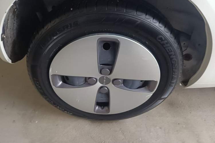 Used ORA Black Cat 2021 301 km Basic Version Right Rear Wheel Hub