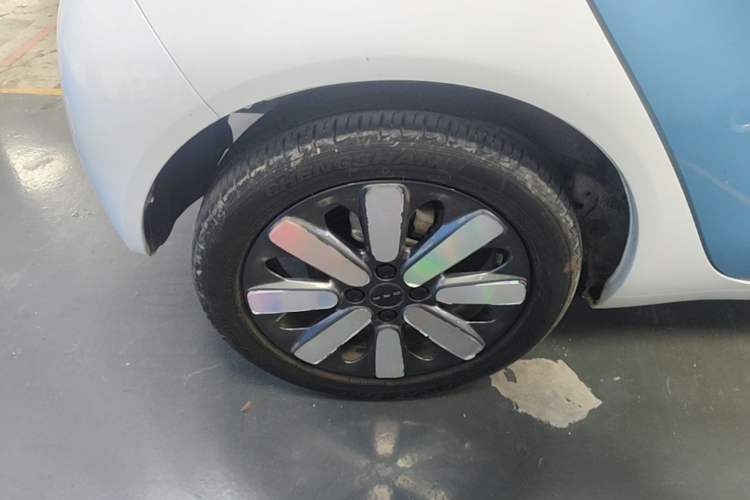 Used ORA Black Cat 2021 351 km Luxury Version Right Rear Wheel Hub